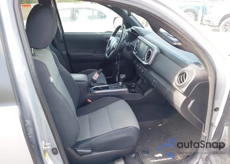 2020 Toyota Tacoma Sr5 V6 z USA, uszkodzony, nr VIN 3TMAZ5CNXLM136958